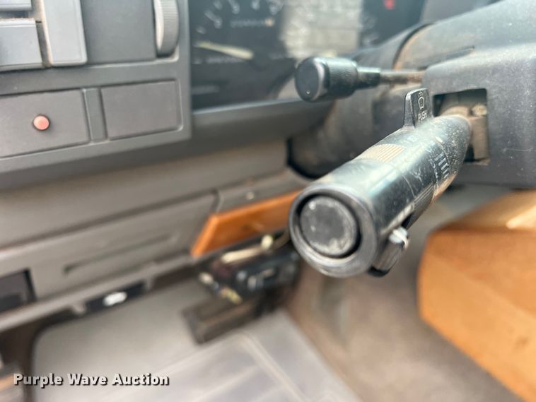 image for item DS2458 1992 GMC Sierra C3500  Crew Cab pickup truck