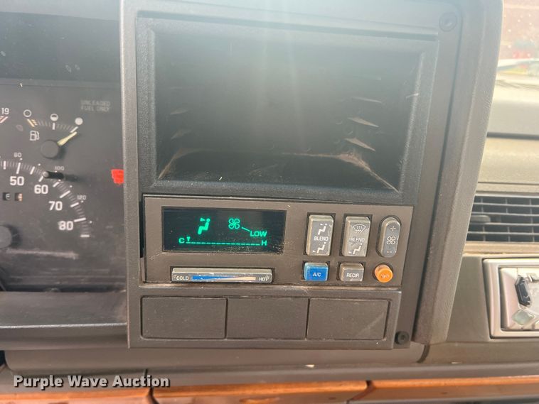 image for item DS2458 1992 GMC Sierra C3500  Crew Cab pickup truck