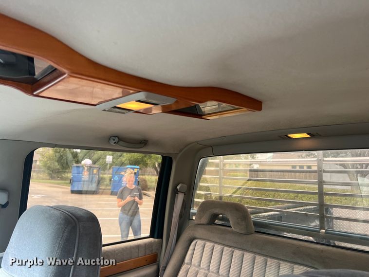 image for item DS2458 1992 GMC Sierra C3500  Crew Cab pickup truck