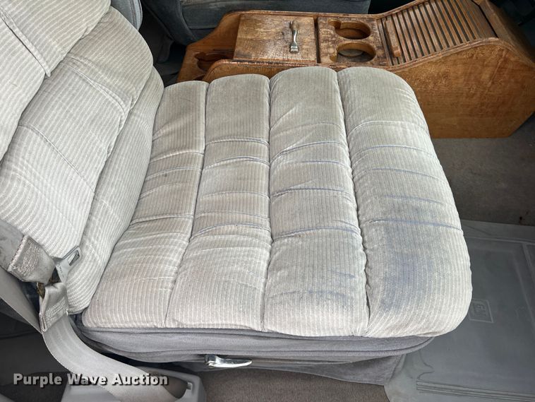 image for item DS2458 1992 GMC Sierra C3500  Crew Cab pickup truck