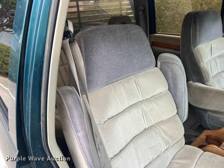 image for item DS2458 1992 GMC Sierra C3500  Crew Cab pickup truck