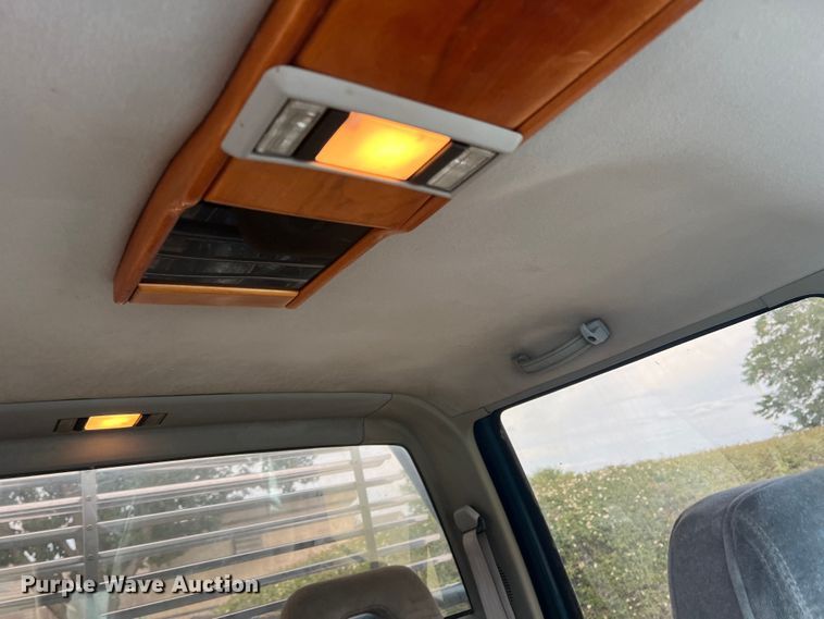 image for item DS2458 1992 GMC Sierra C3500  Crew Cab pickup truck