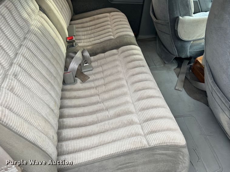 image for item DS2458 1992 GMC Sierra C3500  Crew Cab pickup truck