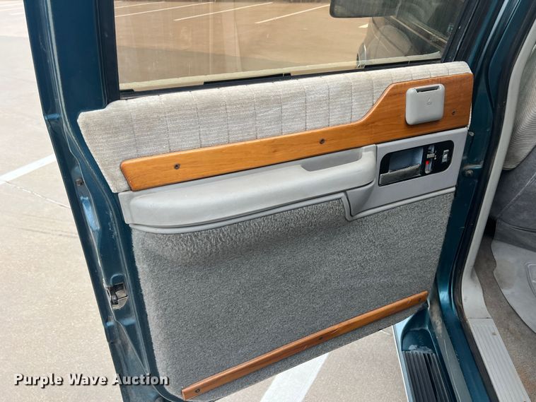 image for item DS2458 1992 GMC Sierra C3500  Crew Cab pickup truck