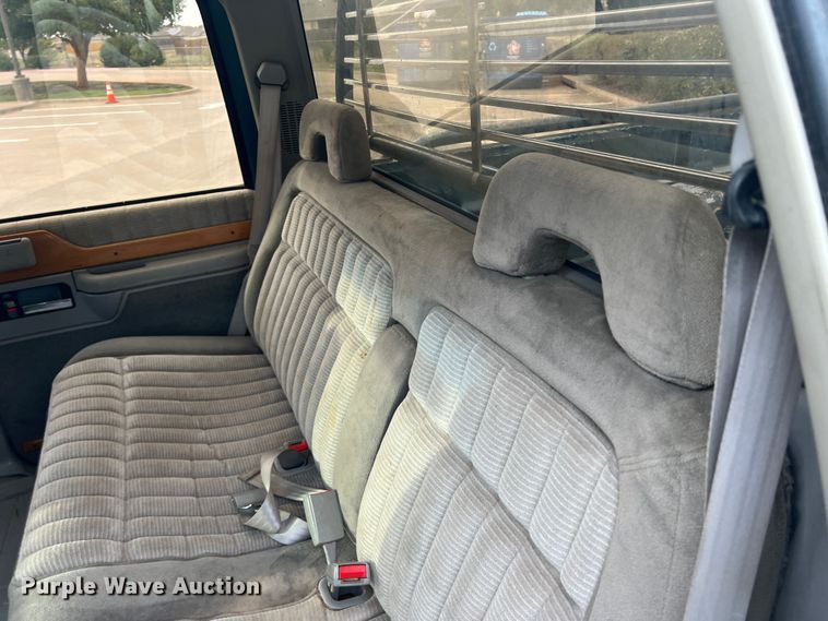 image for item DS2458 1992 GMC Sierra C3500  Crew Cab pickup truck