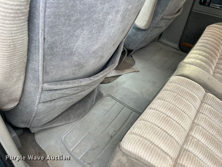 image for item DS2458 1992 GMC Sierra C3500  Crew Cab pickup truck