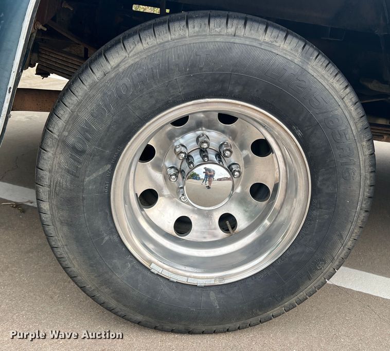 image for item DS2458 1992 GMC Sierra C3500  Crew Cab pickup truck