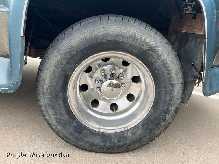 image for item DS2458 1992 GMC Sierra C3500  Crew Cab pickup truck