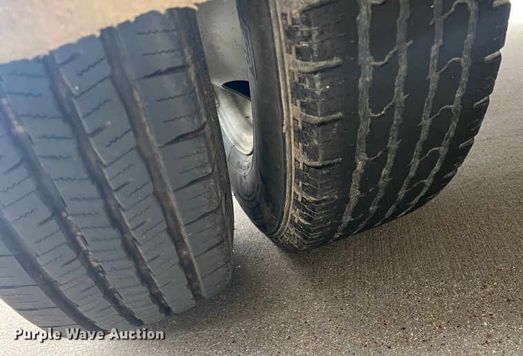 image for item DS2458 1992 GMC Sierra C3500  Crew Cab pickup truck