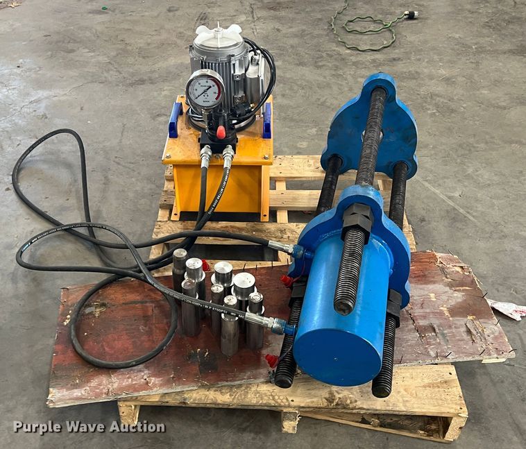 image for item DS2462 Track pin press