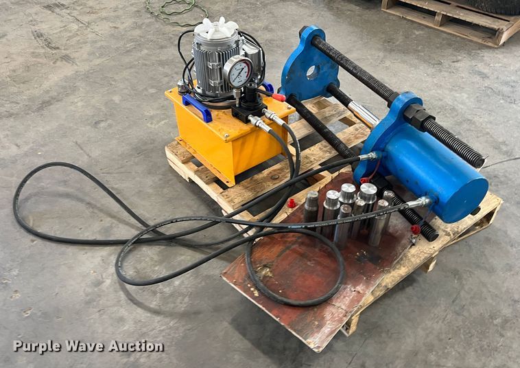 image for item DS2462 Track pin press