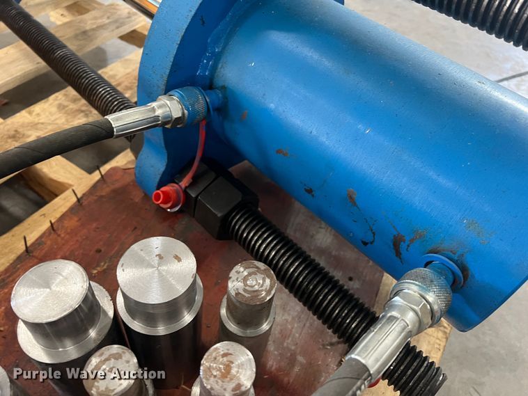 image for item DS2462 Track pin press