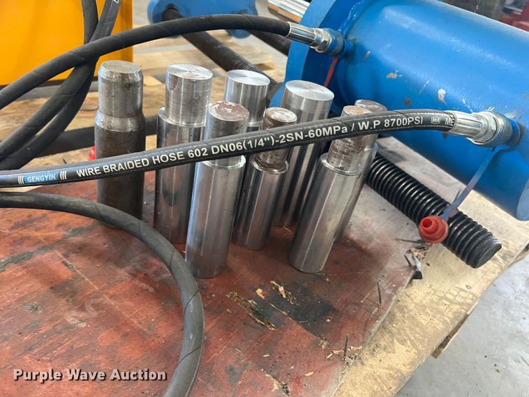 image for item DS2462 Track pin press