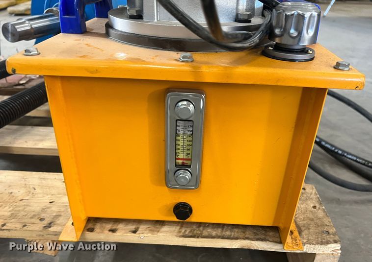 image for item DS2462 Track pin press