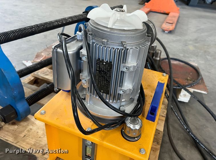 image for item DS2462 Track pin press