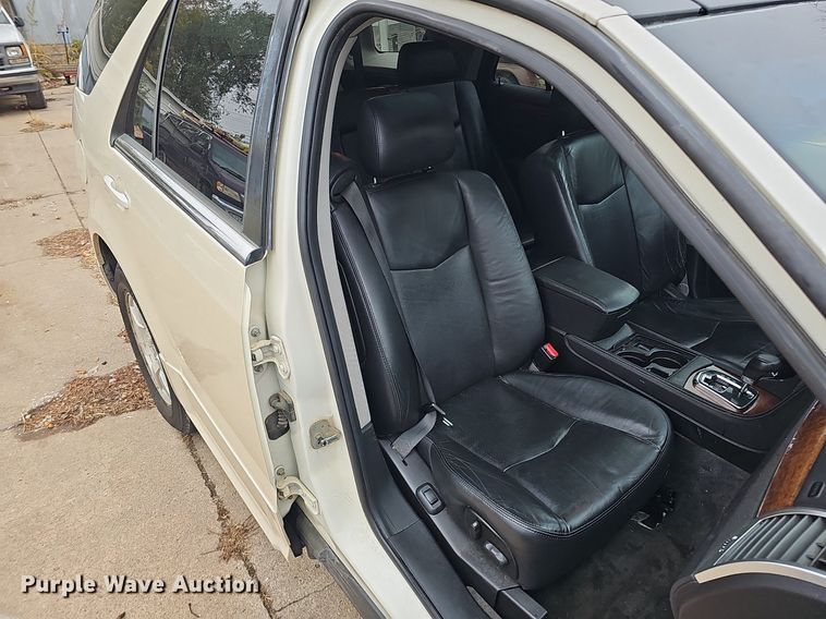 image for item DS5661 2008 Cadillac SRX 4  SUV