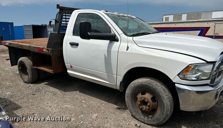 image for item DS6426 2013 Dodge Ram 3500  flatbed pickup truck