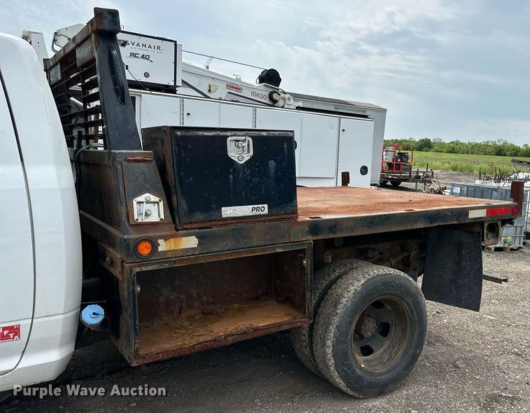 image for item DS6426 2013 Dodge Ram 3500  flatbed pickup truck