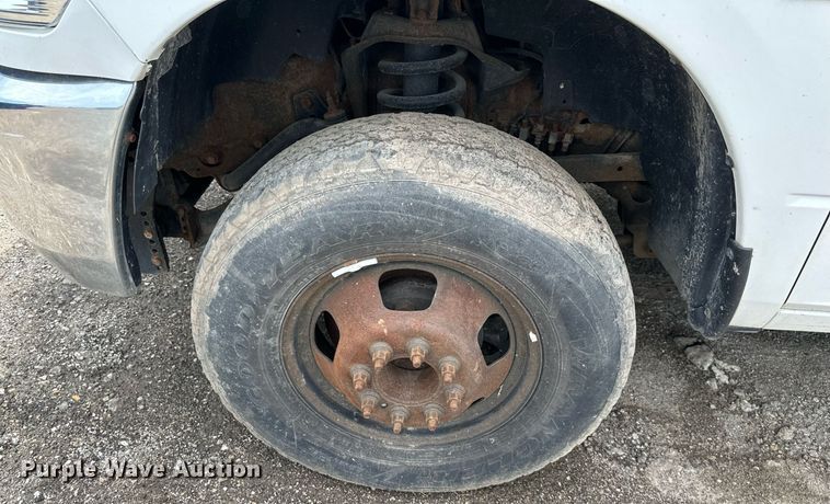 image for item DS6426 2013 Dodge Ram 3500  flatbed pickup truck