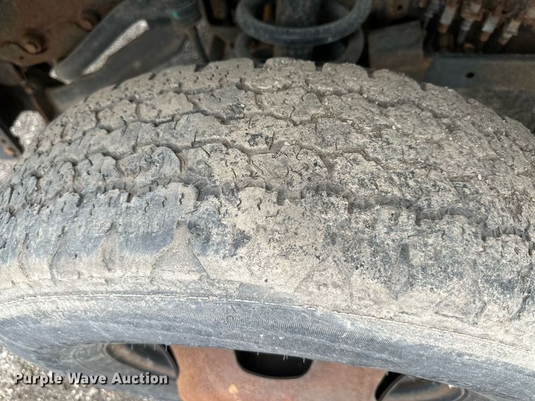 image for item DS6426 2013 Dodge Ram 3500  flatbed pickup truck