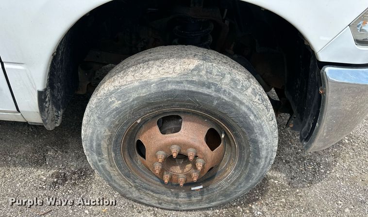 image for item DS6426 2013 Dodge Ram 3500  flatbed pickup truck