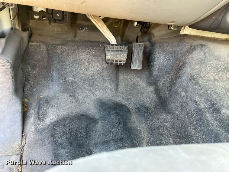 image for item DW2836 2007 Ford F750 XLT Super Duty  flatbed truck