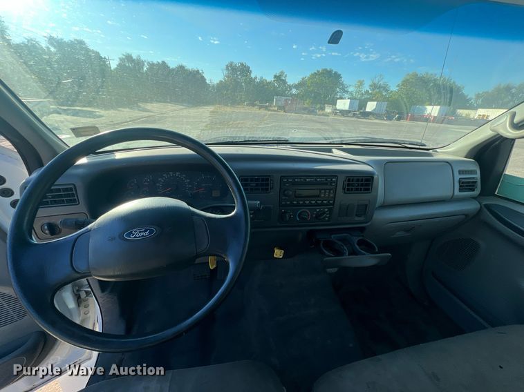 image for item DW2836 2007 Ford F750 XLT Super Duty  flatbed truck