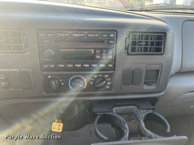 image for item DW2836 2007 Ford F750 XLT Super Duty  flatbed truck