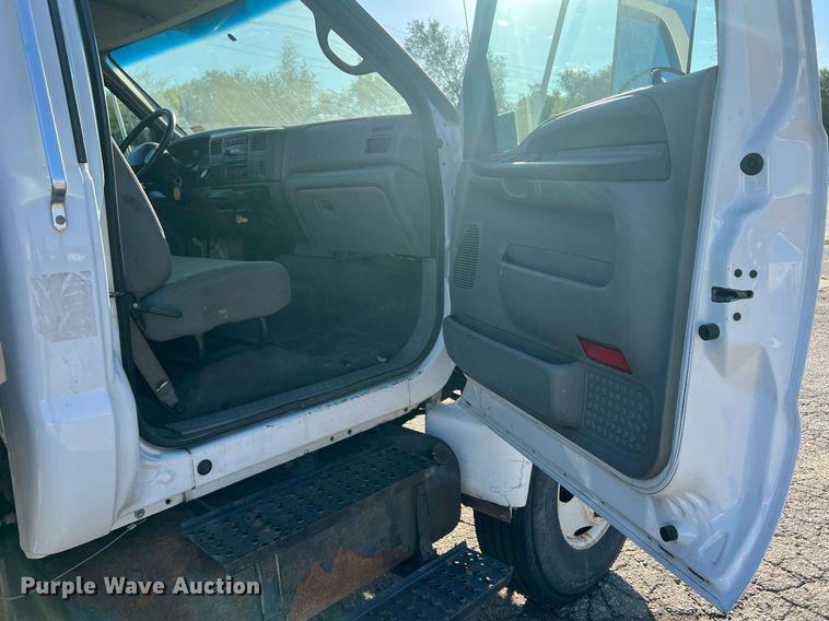 image for item DW2836 2007 Ford F750 XLT Super Duty  flatbed truck