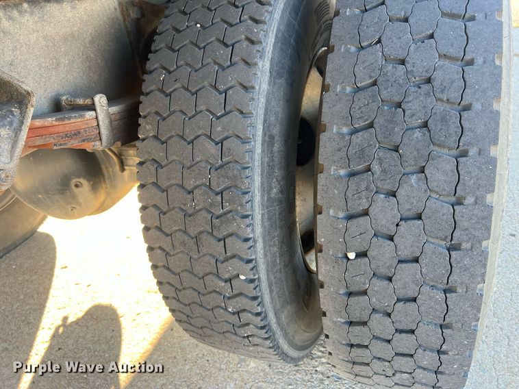 image for item DW2836 2007 Ford F750 XLT Super Duty  flatbed truck