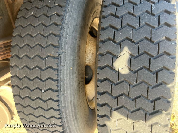 image for item DW2836 2007 Ford F750 XLT Super Duty  flatbed truck