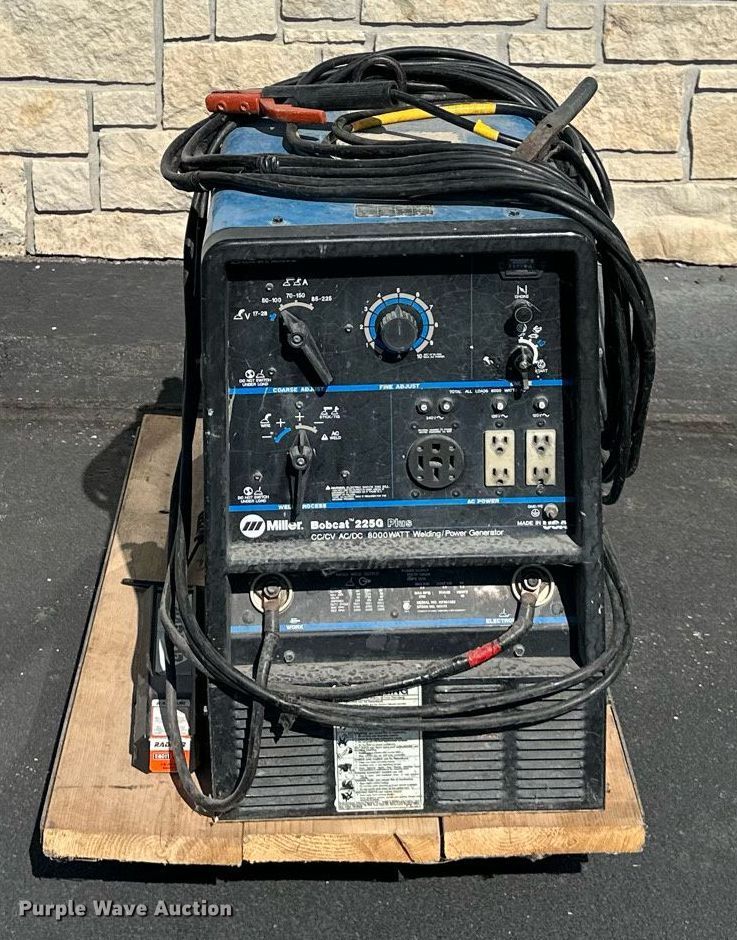 image for item DW2843 Miller Bobcat 225G  welder/generator