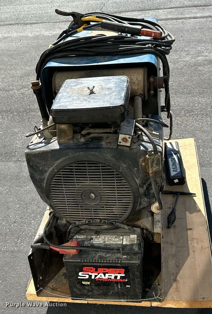 image for item DW2843 Miller Bobcat 225G  welder/generator