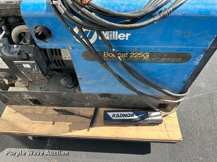 image for item DW2843 Miller Bobcat 225G  welder/generator