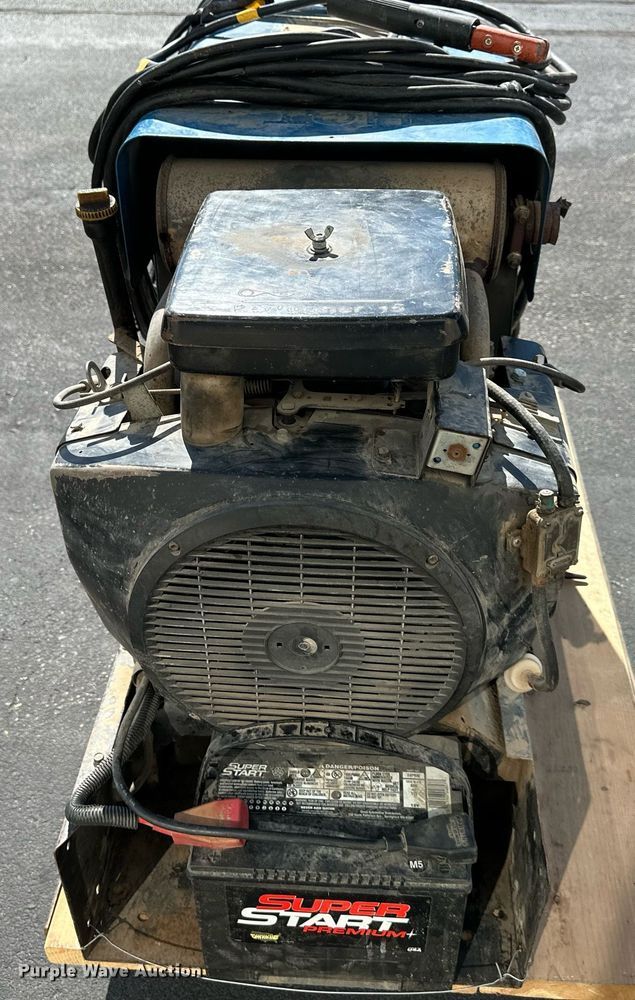 image for item DW2843 Miller Bobcat 225G  welder/generator