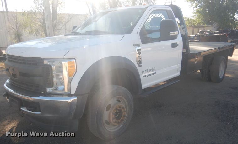 image for item HU9471 2017 Ford F450  flatbed pickup truck