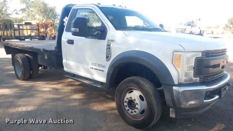 image for item HU9471 2017 Ford F450  flatbed pickup truck
