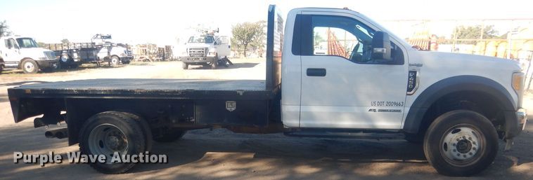 image for item HU9471 2017 Ford F450  flatbed pickup truck
