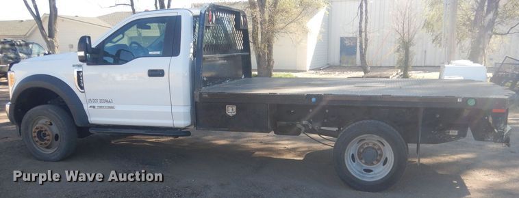 image for item HU9471 2017 Ford F450  flatbed pickup truck