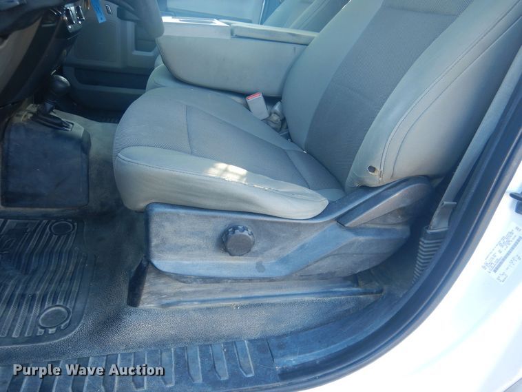 image for item HU9471 2017 Ford F450  flatbed pickup truck