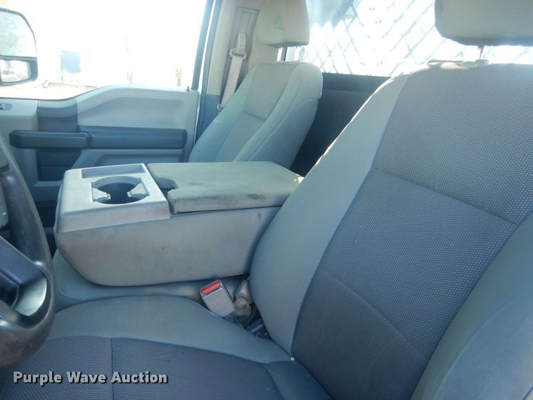 image for item HU9471 2017 Ford F450  flatbed pickup truck