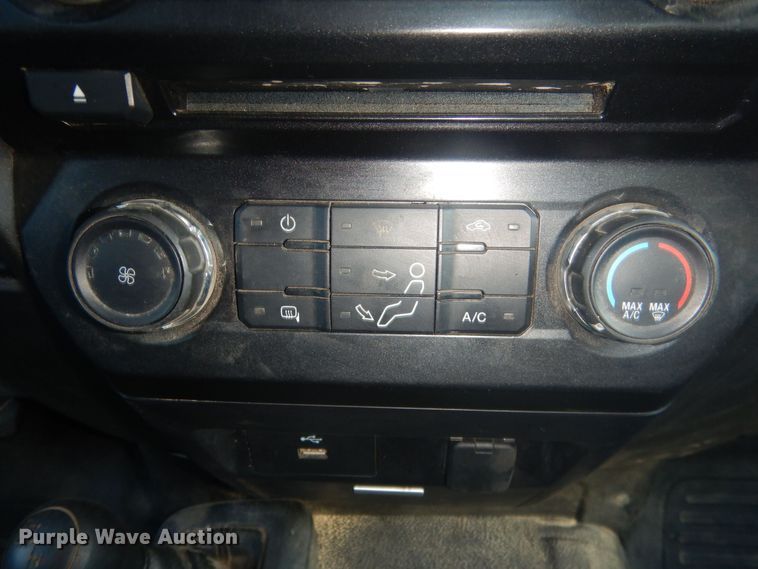 image for item HU9471 2017 Ford F450  flatbed pickup truck