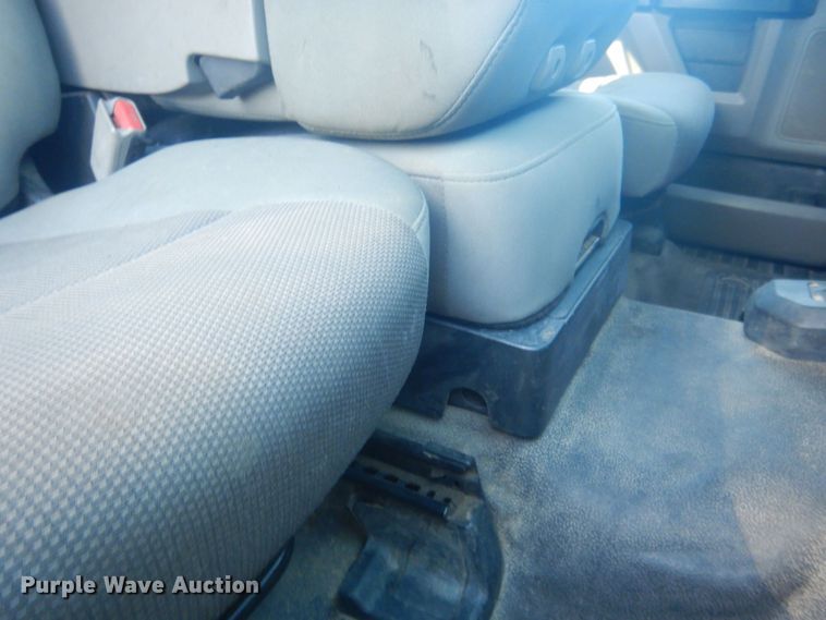 image for item HU9471 2017 Ford F450  flatbed pickup truck