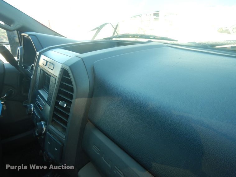 image for item HU9471 2017 Ford F450  flatbed pickup truck