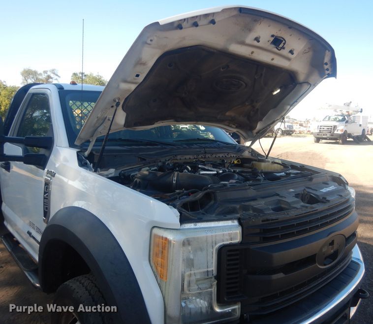 image for item HU9471 2017 Ford F450  flatbed pickup truck