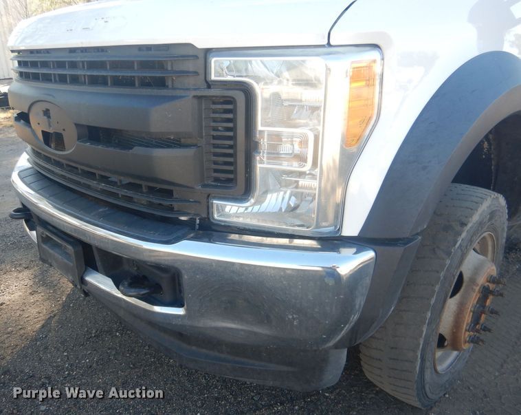 image for item HU9471 2017 Ford F450  flatbed pickup truck