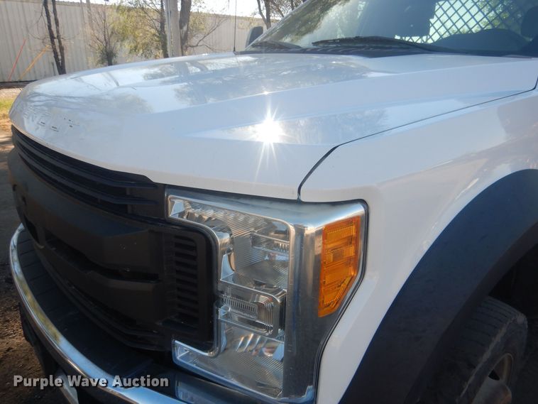 image for item HU9471 2017 Ford F450  flatbed pickup truck