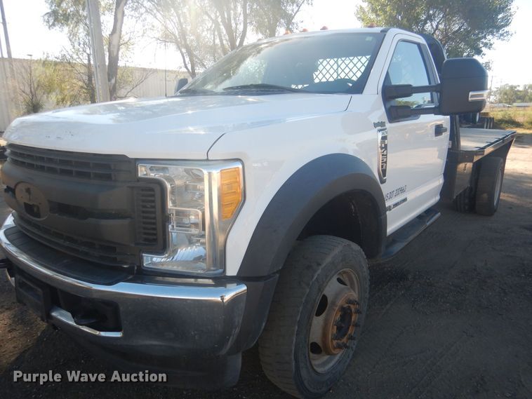 image for item HU9471 2017 Ford F450  flatbed pickup truck