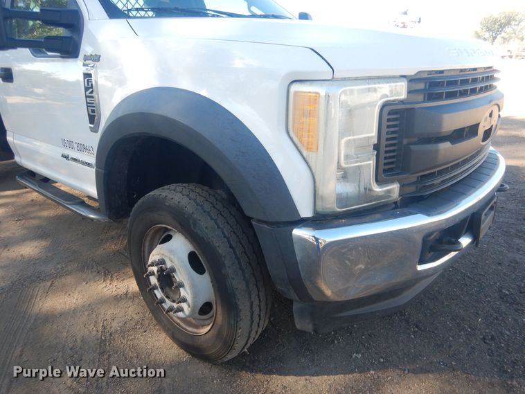 image for item HU9471 2017 Ford F450  flatbed pickup truck