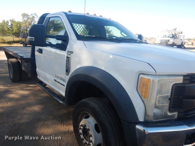 image for item HU9471 2017 Ford F450  flatbed pickup truck